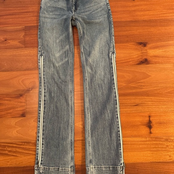 Alice + Olivia REY SIDE ZIPPER WIDE LEG JEAN - Picture 4 of 10